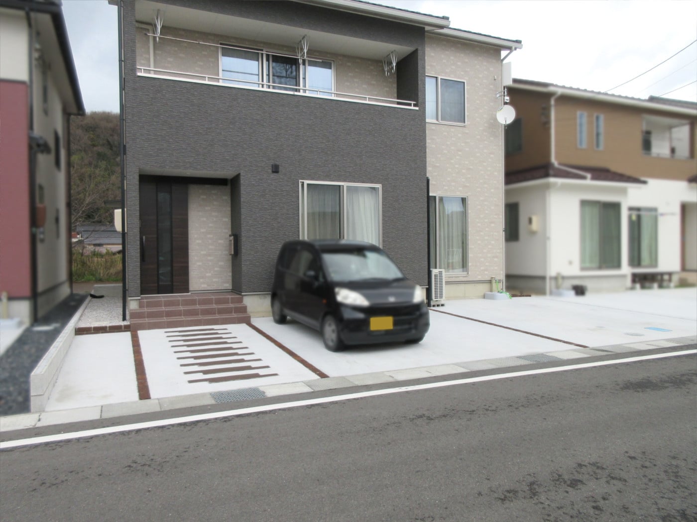 オシャレな駐車場をリーズナブルに（鳥取市浜坂） - シンセイホーム